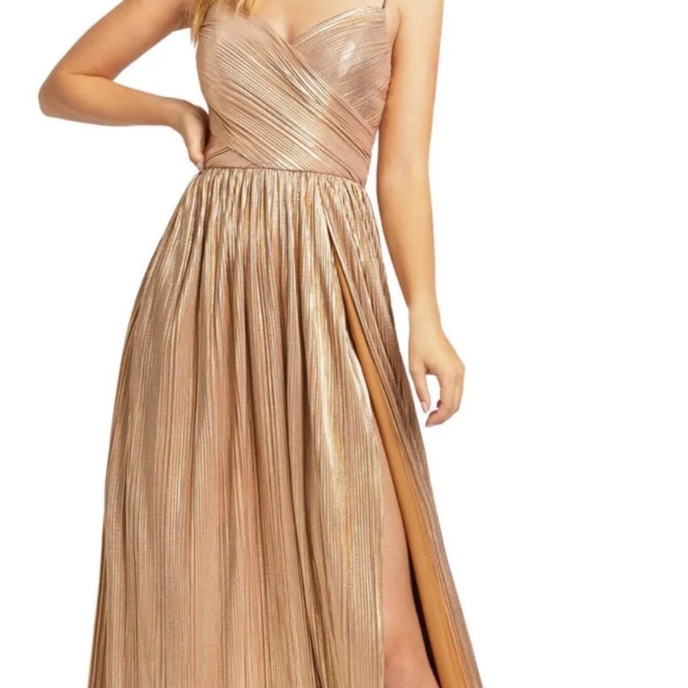Mac Duggal Gown Size 16 NWT